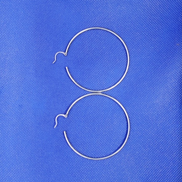 Sterling silver hoop earrings - Picture 5 of 9